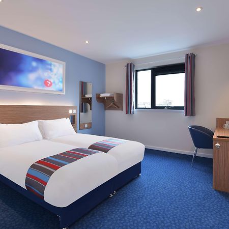 Travelodge วอเตอร์ฟอร์ด ภายนอก รูปภาพ