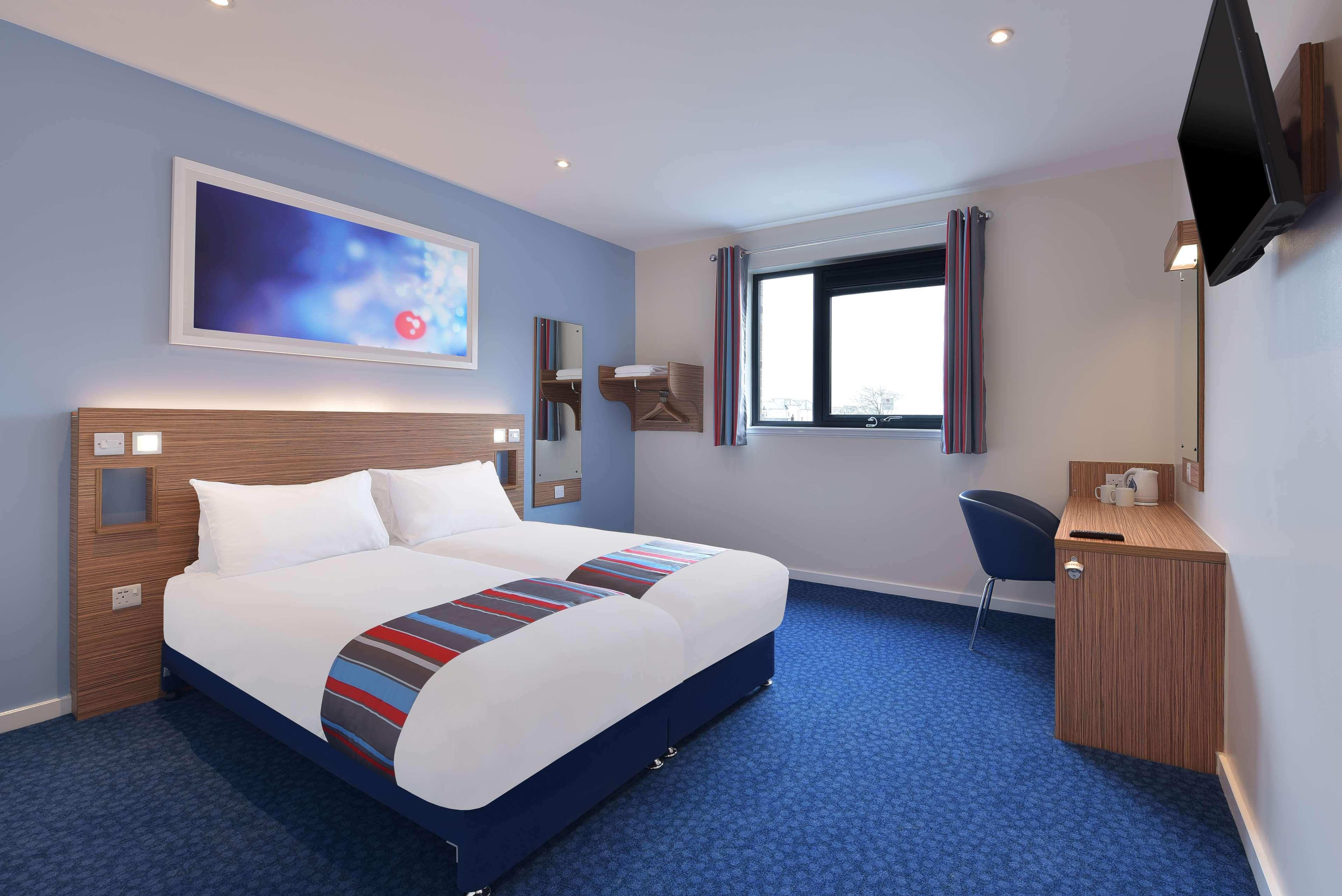 Travelodge วอเตอร์ฟอร์ด ภายนอก รูปภาพ