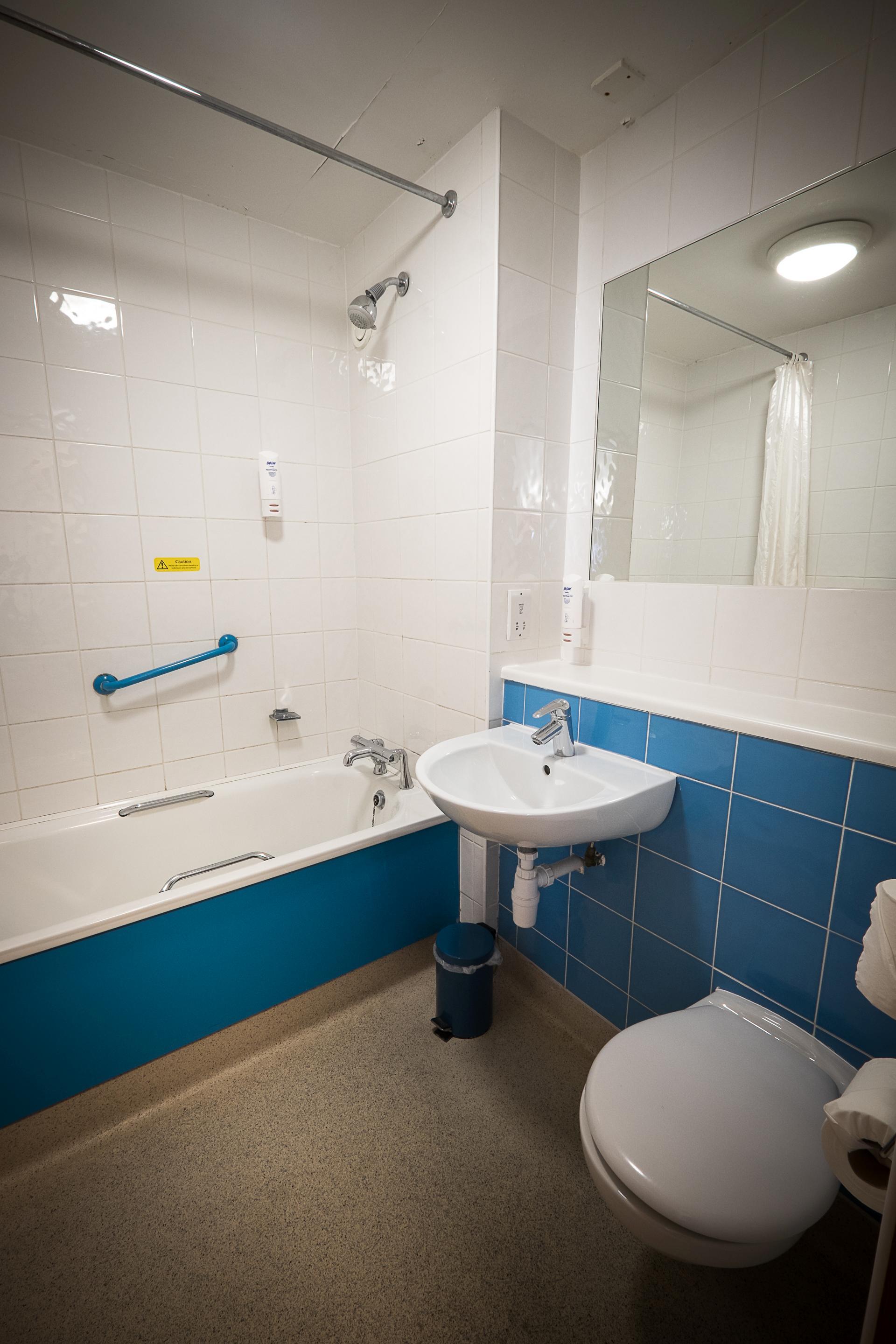 Travelodge วอเตอร์ฟอร์ด ภายนอก รูปภาพ