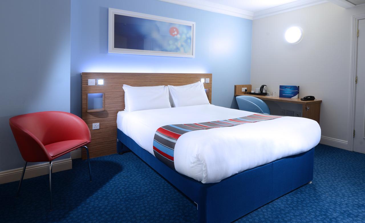 Travelodge วอเตอร์ฟอร์ด ภายนอก รูปภาพ
