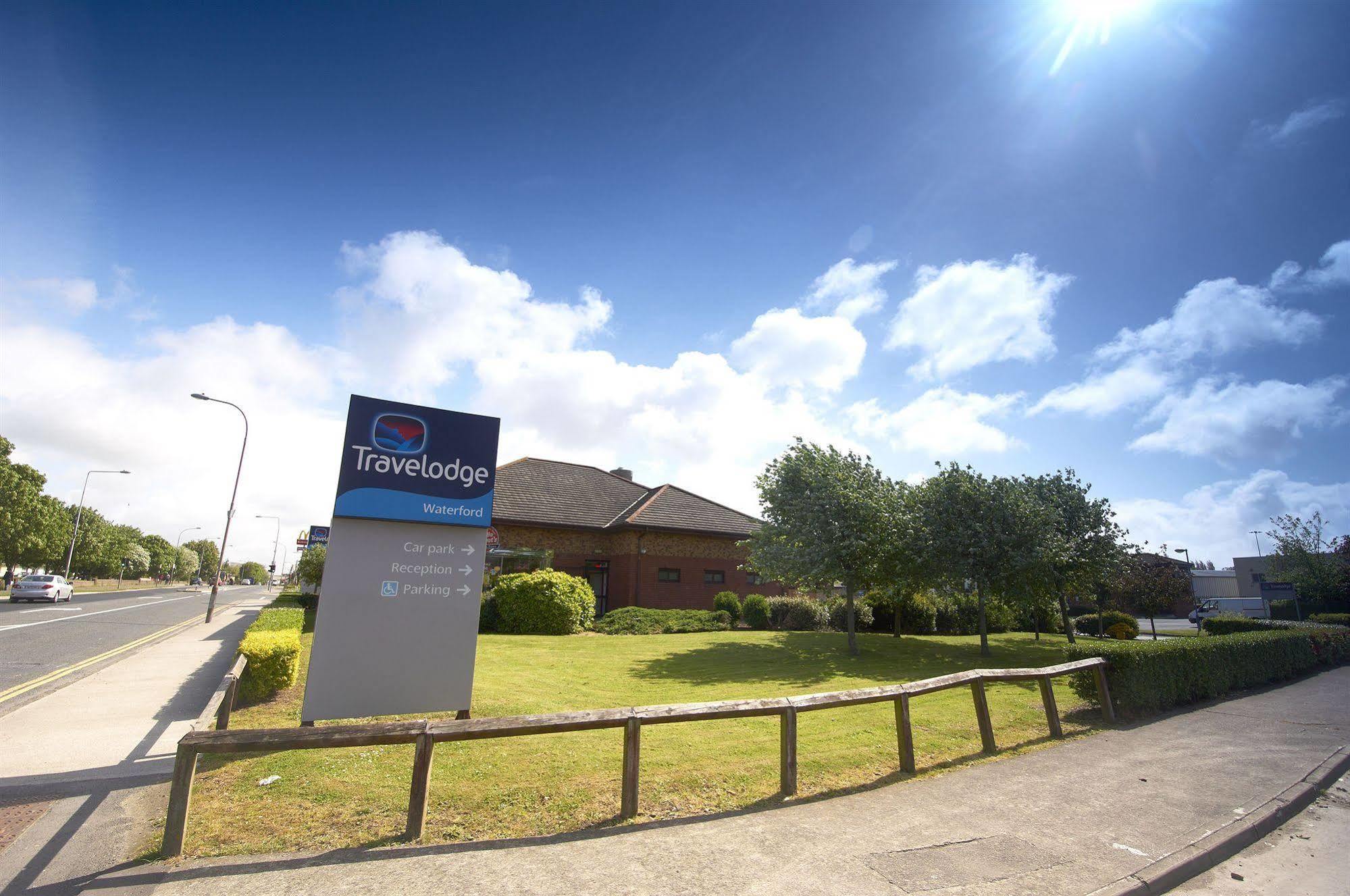 Travelodge วอเตอร์ฟอร์ด ภายนอก รูปภาพ