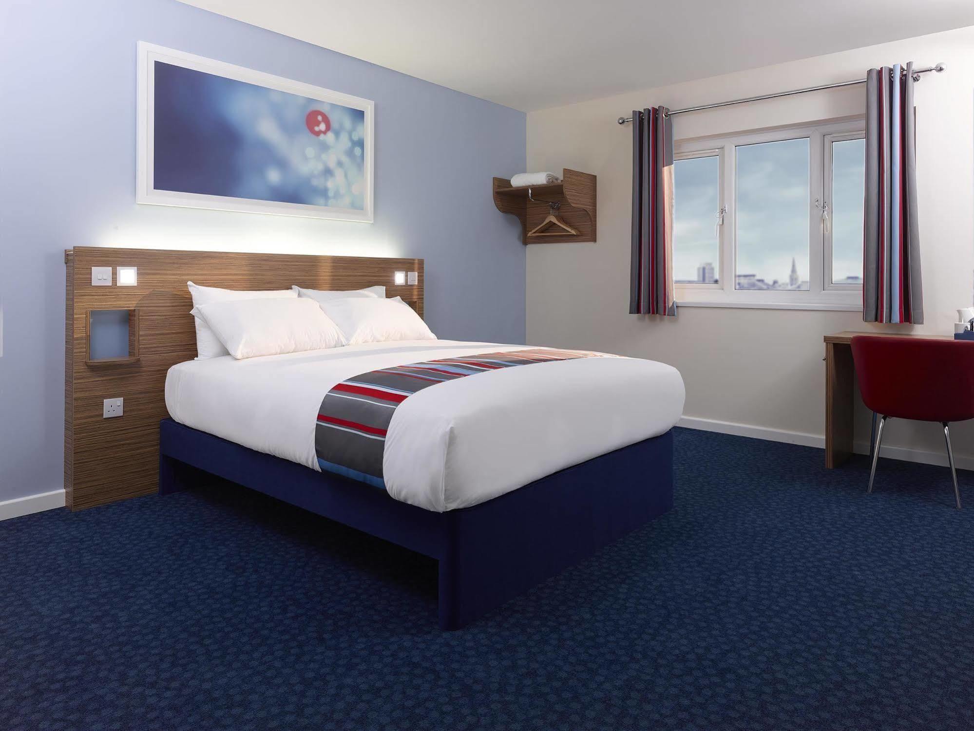 Travelodge วอเตอร์ฟอร์ด ภายนอก รูปภาพ